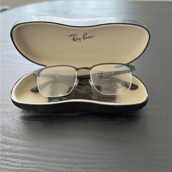 Ray Bans - Picture 1 of 4